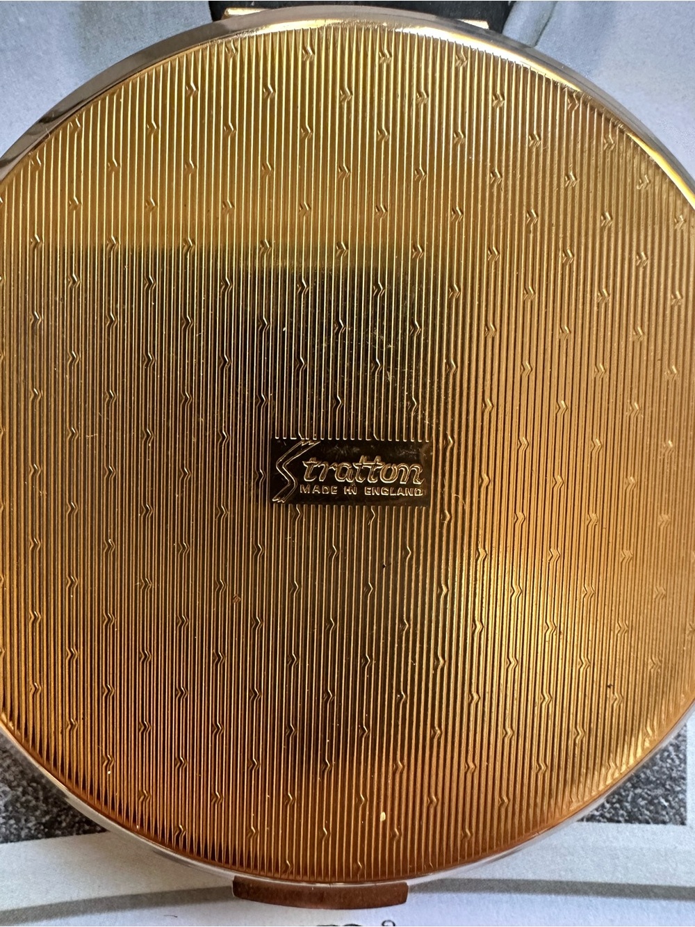 Vintage Stratton Compact - Picture 4 of 8